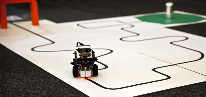 RobocupRegijsko predtekmovanje RoboCupJunior – Reševanje črta 2025